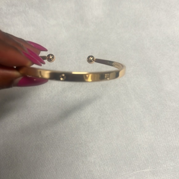 6 bracelets with different shapes - $5 - Picture 4 of 9